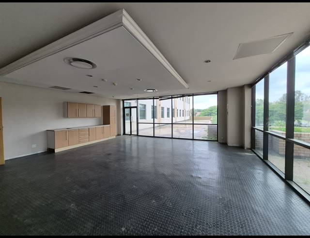 859M² OFFICE TO LET IN SUNNINGHILL